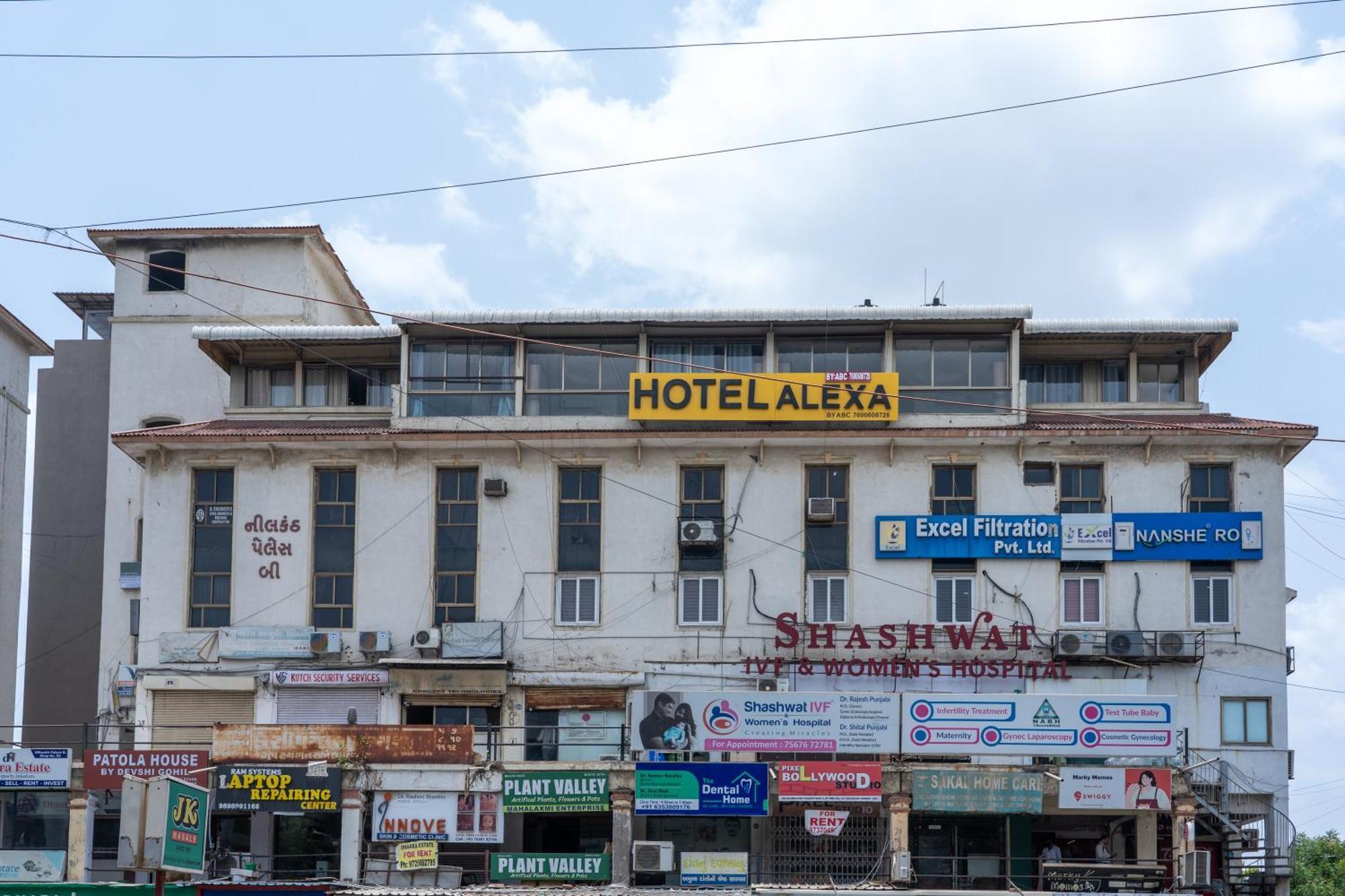 Hotel Alexa By Abc アーメダバード エクステリア 写真