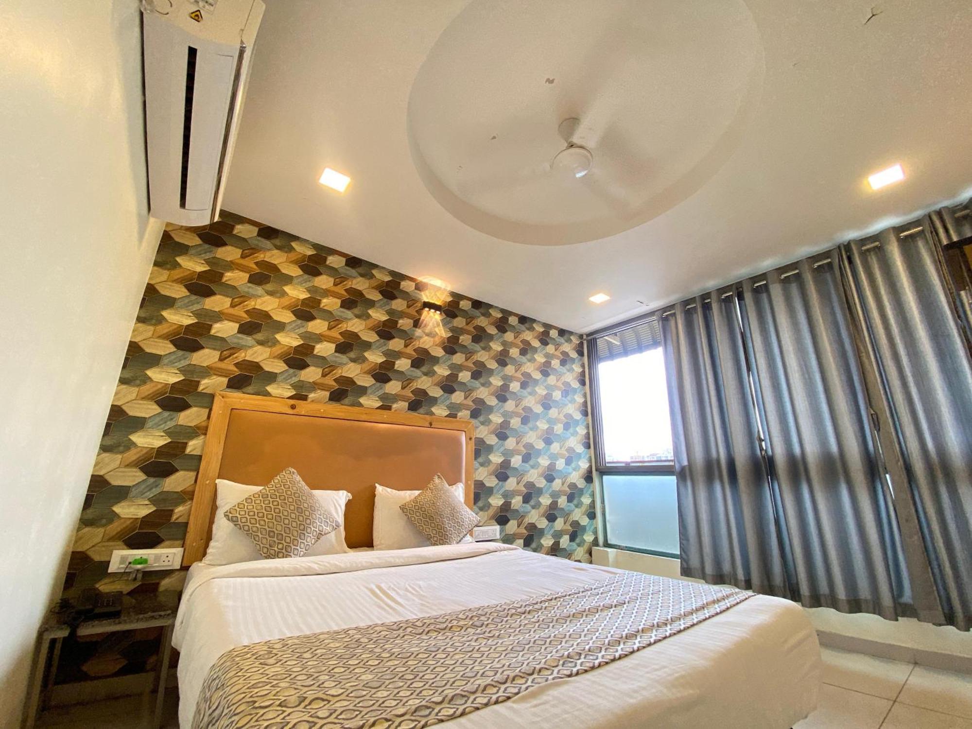 Hotel Alexa By Abc アーメダバード エクステリア 写真